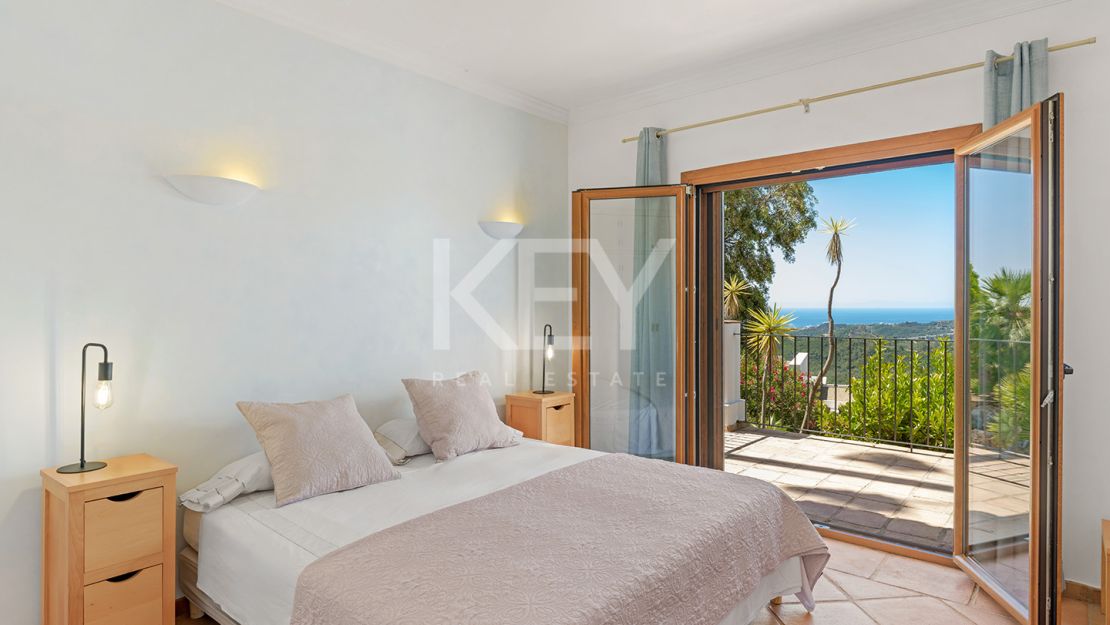Mediterranean villa with panoramic sea views in Montemayor, Benahavís