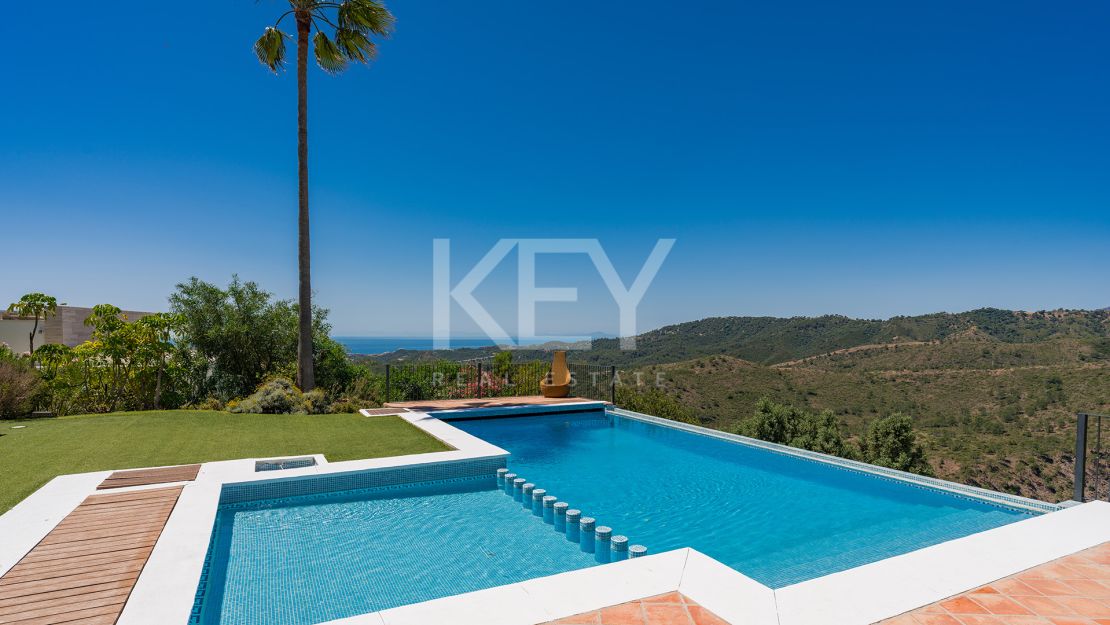 Mediterranean villa with panoramic sea views in Montemayor, Benahavís