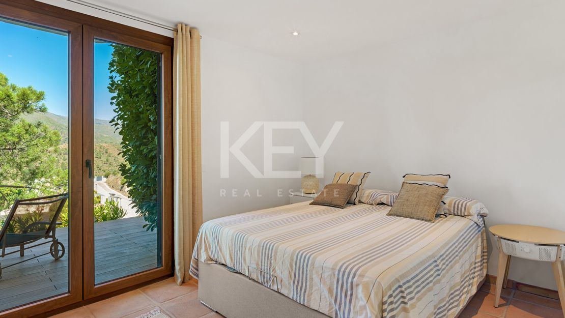 Mediterranean villa with panoramic sea views in Montemayor, Benahavís