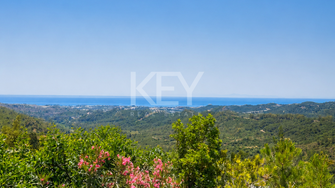 Mediterranean villa with panoramic sea views in Montemayor, Benahavís