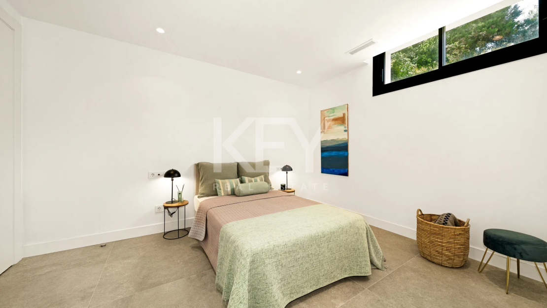 Luxury beachside villa with sea views in Marbesa, Marbella East