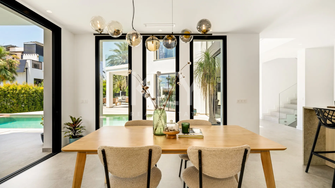 Luxury beachside villa with sea views in Marbesa, Marbella East