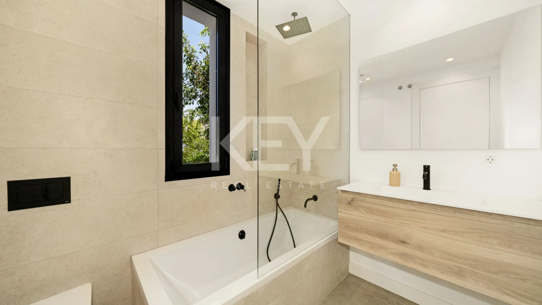Luxury beachside villa with sea views in Marbesa, Marbella East