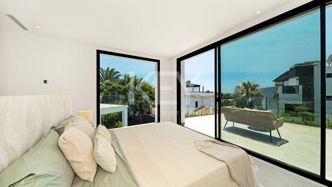 Luxury beachside villa with sea views in Marbesa, Marbella East