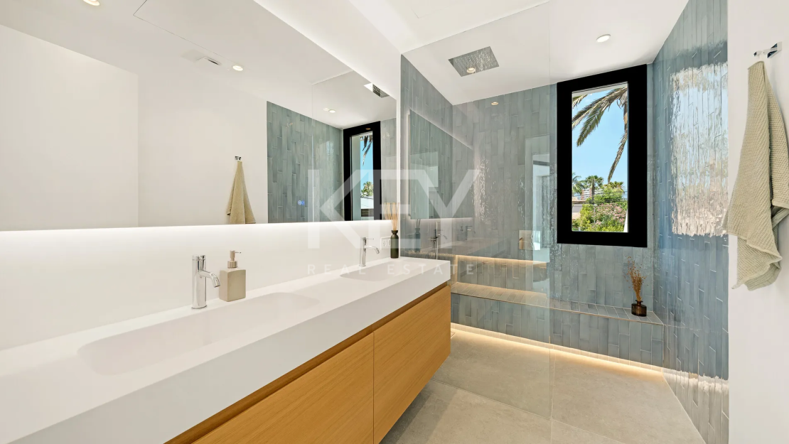 Luxury beachside villa with sea views in Marbesa, Marbella East