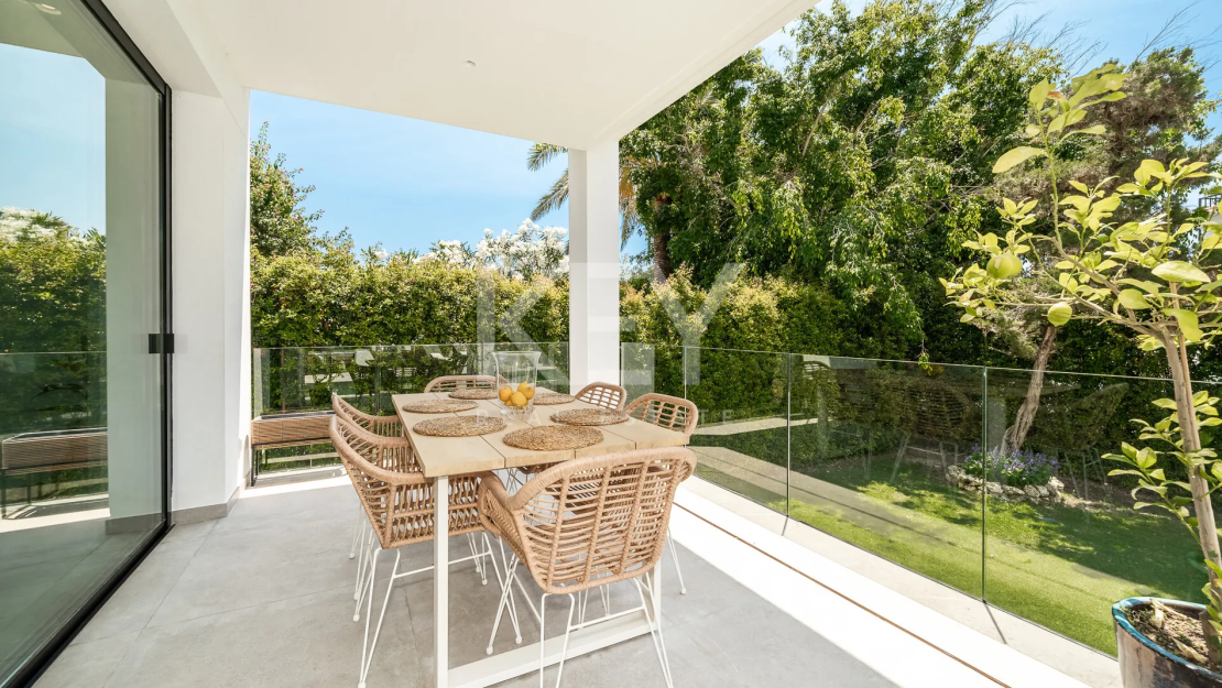 Luxury beachside villa with sea views in Marbesa, Marbella East