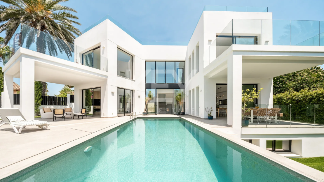 Luxury beachside villa with sea views in Marbesa, Marbella East