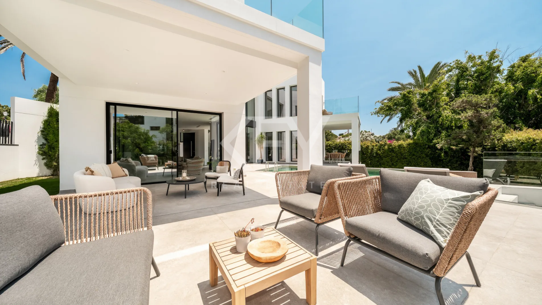 Luxury beachside villa with sea views in Marbesa, Marbella East
