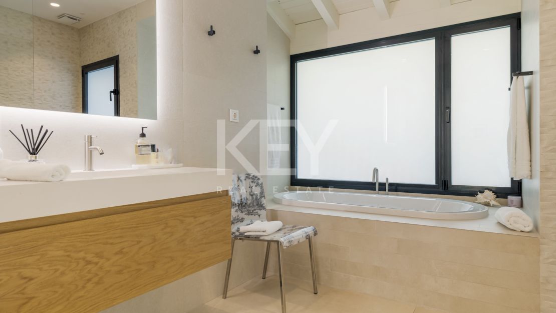 Contemporary villa on Marbella Golden Mile with sea views and private gated setting