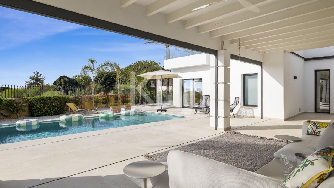 Contemporary villa on Marbella Golden Mile with sea views and private gated setting