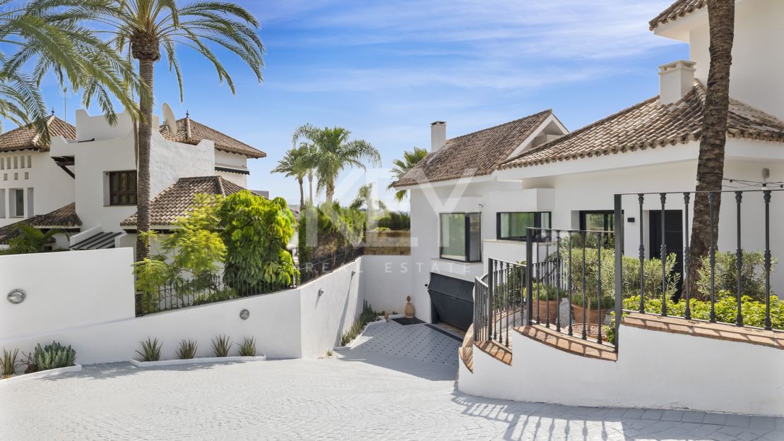 Contemporary villa on Marbella Golden Mile with sea views and private gated setting