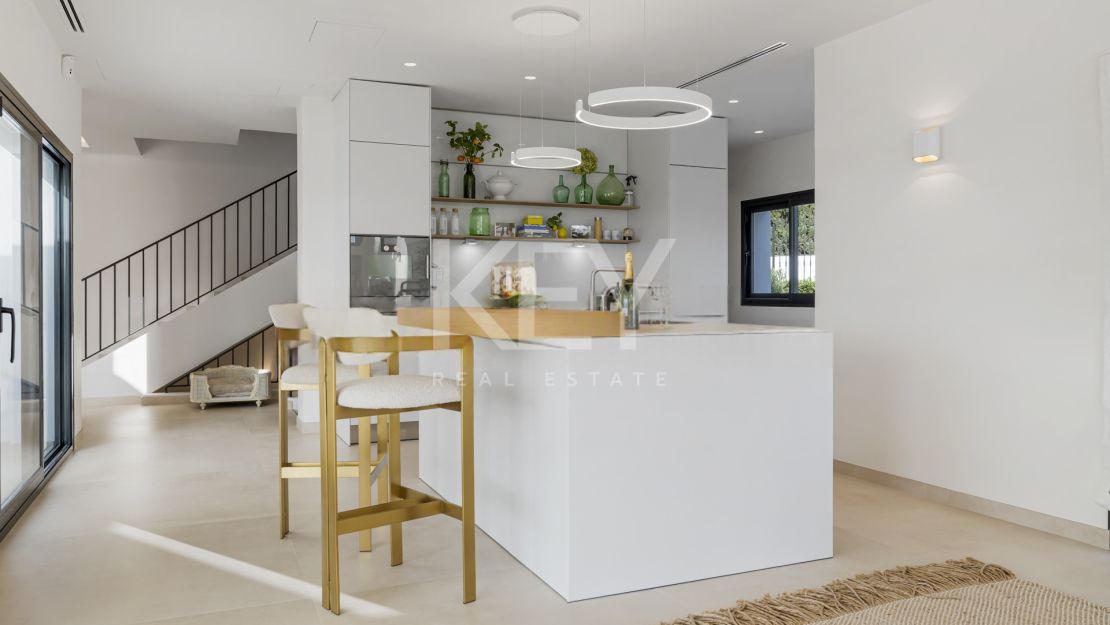 Contemporary villa on Marbella Golden Mile with sea views and private gated setting
