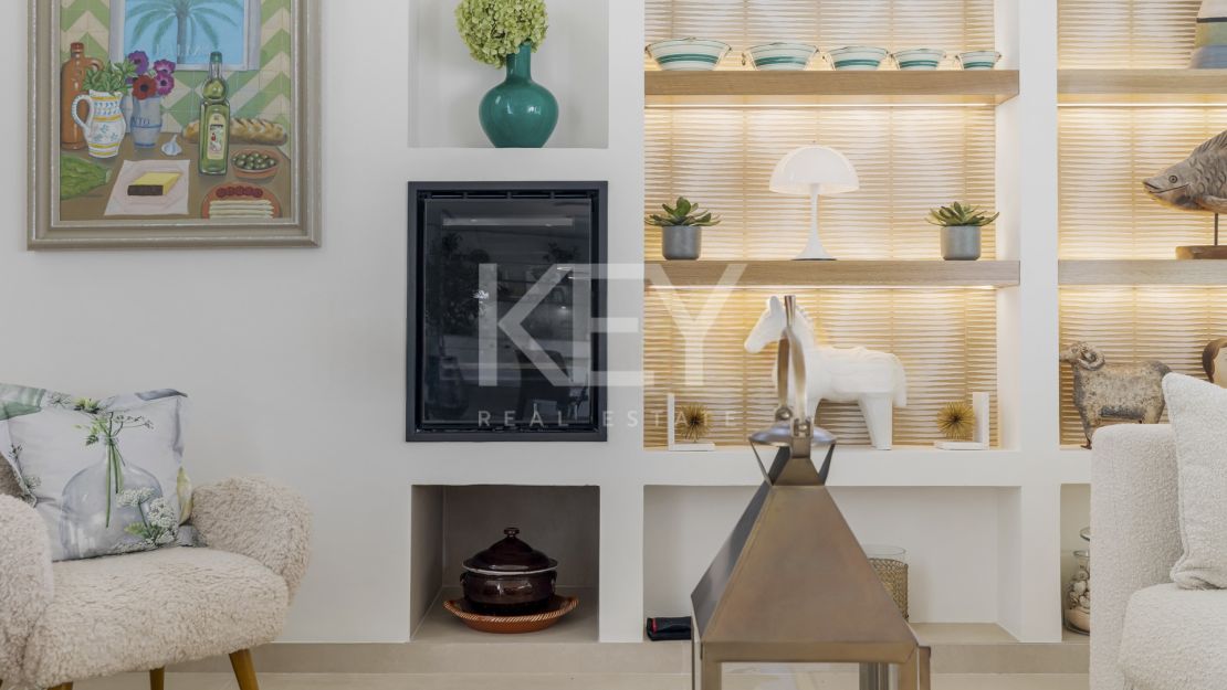 Contemporary villa on Marbella Golden Mile with sea views and private gated setting