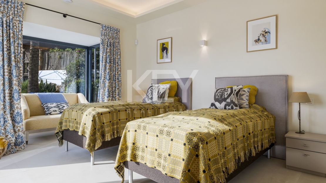 Contemporary villa on Marbella Golden Mile with sea views and private gated setting
