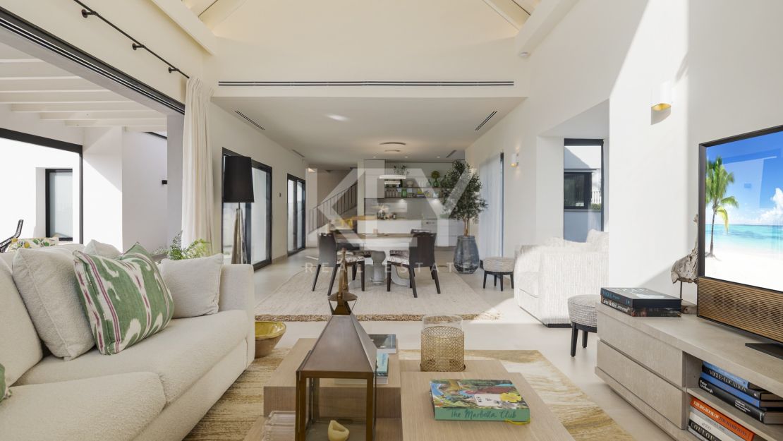 Contemporary villa on Marbella Golden Mile with sea views and private gated setting