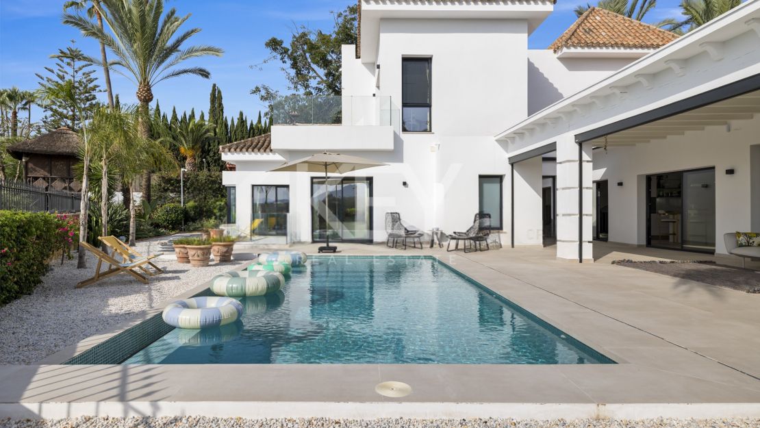 Contemporary villa on Marbella Golden Mile with sea views and private gated setting