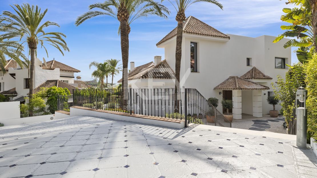 Contemporary villa on Marbella Golden Mile with sea views and private gated setting