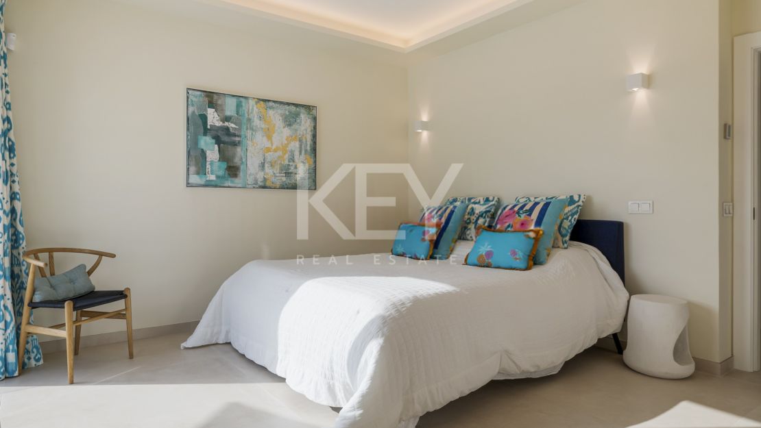 Contemporary villa on Marbella Golden Mile with sea views and private gated setting