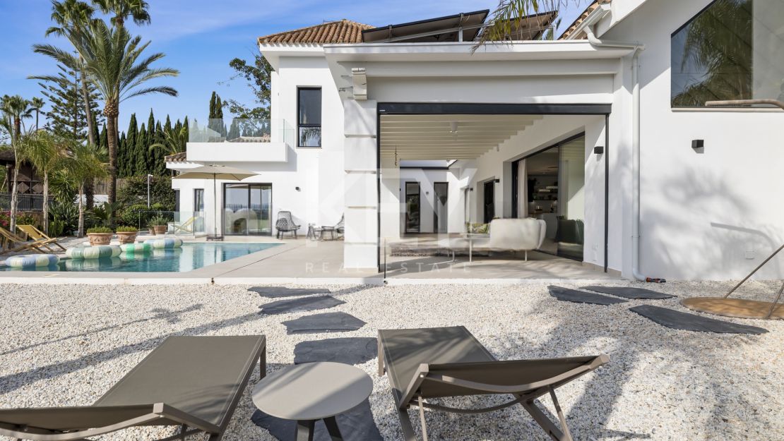Contemporary villa on Marbella Golden Mile with sea views and private gated setting