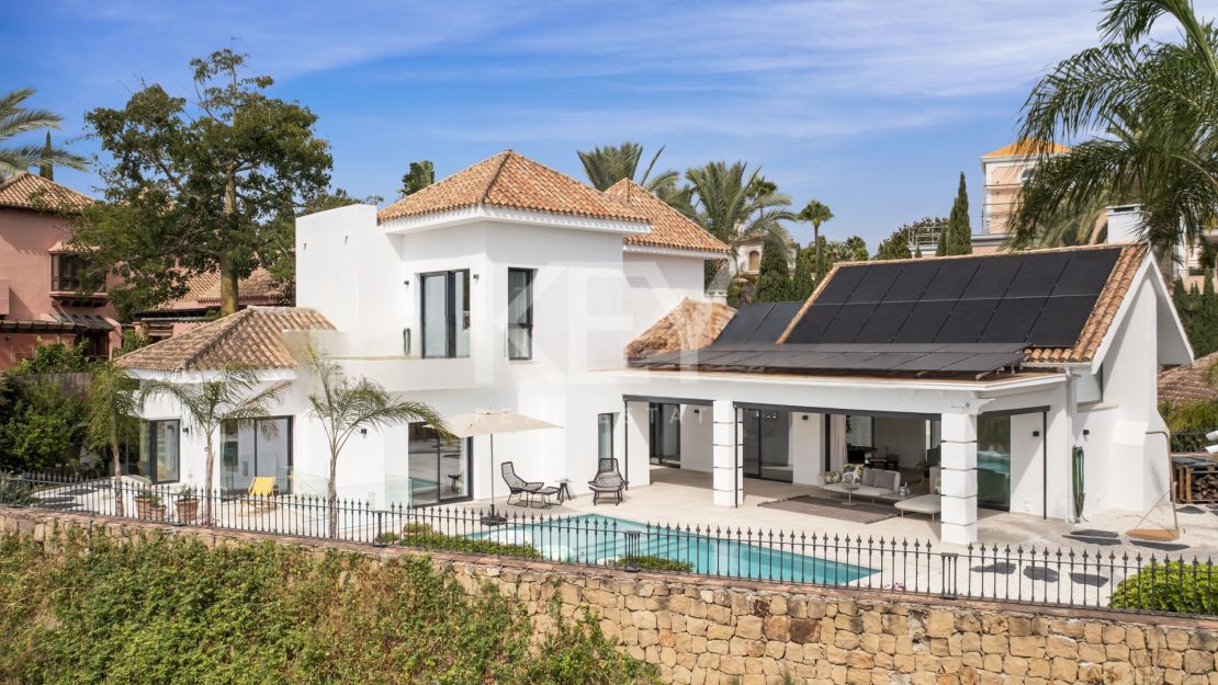 Contemporary villa on Marbella Golden Mile with sea views and private gated setting