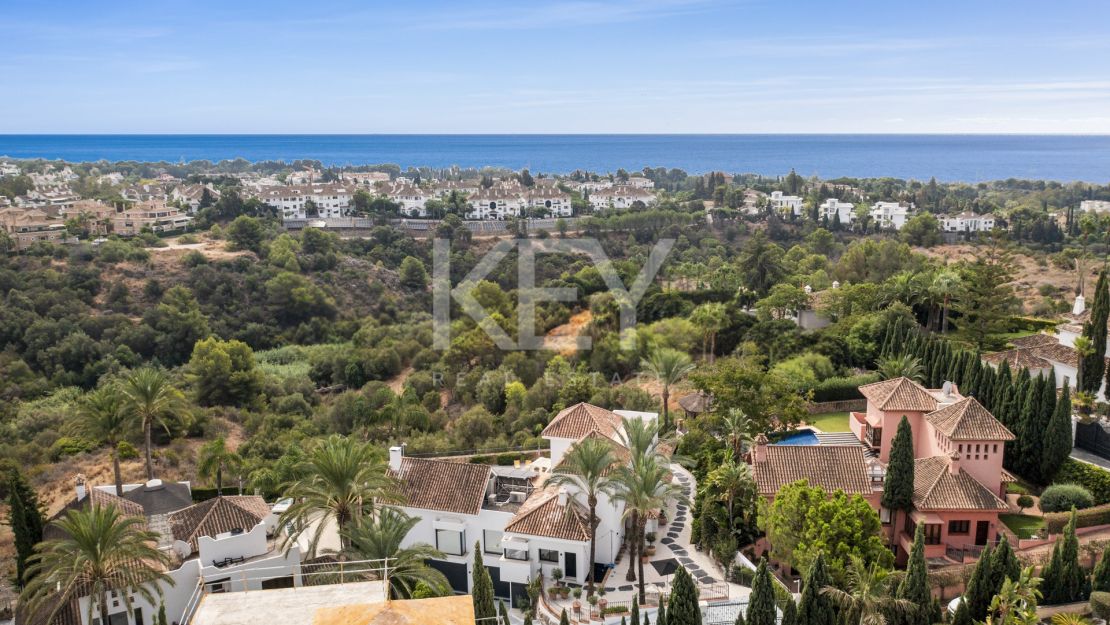 Contemporary villa on Marbella Golden Mile with sea views and private gated setting