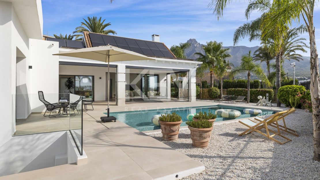 Contemporary villa on Marbella Golden Mile with sea views and private gated setting