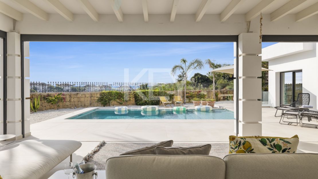 Contemporary villa on Marbella Golden Mile with sea views and private gated setting