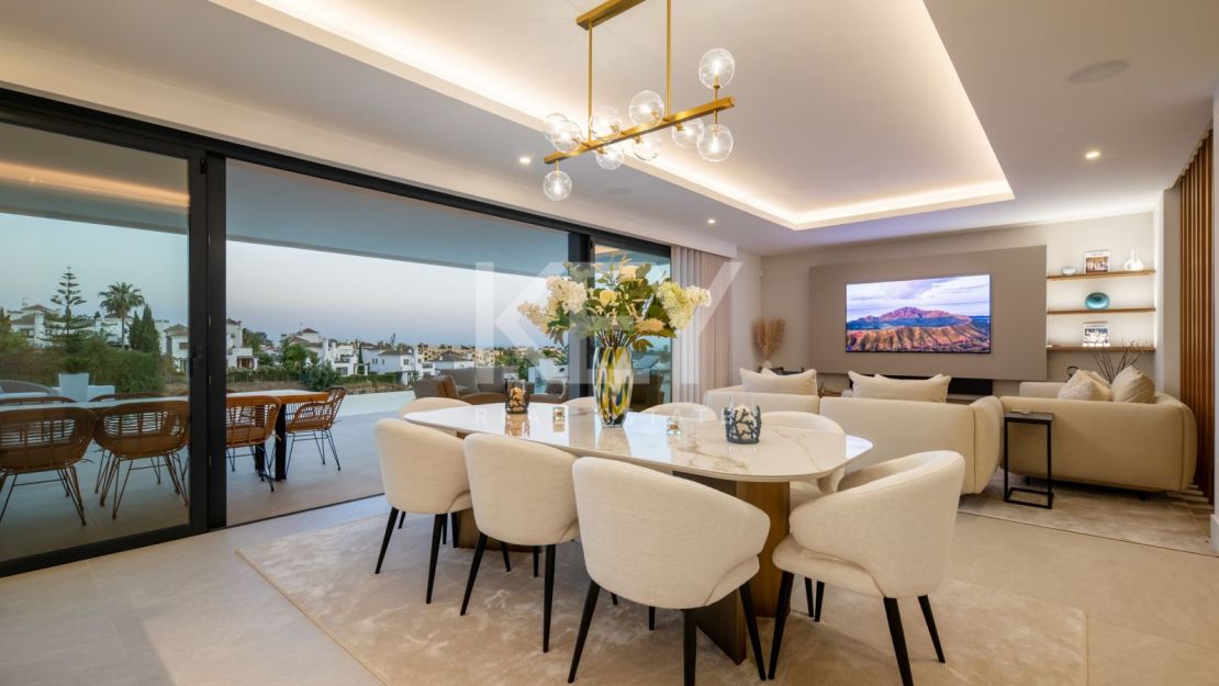 Contemporary villa with panoramic sea views in La Resina Golf, Estepona