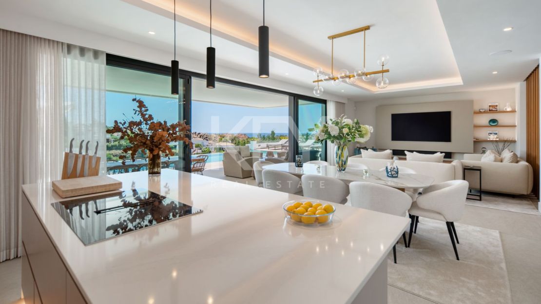 Contemporary villa with panoramic sea views in La Resina Golf, Estepona