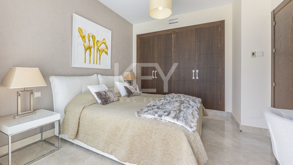 Contemporary villa with panoramic sea views for rent in Benahavís