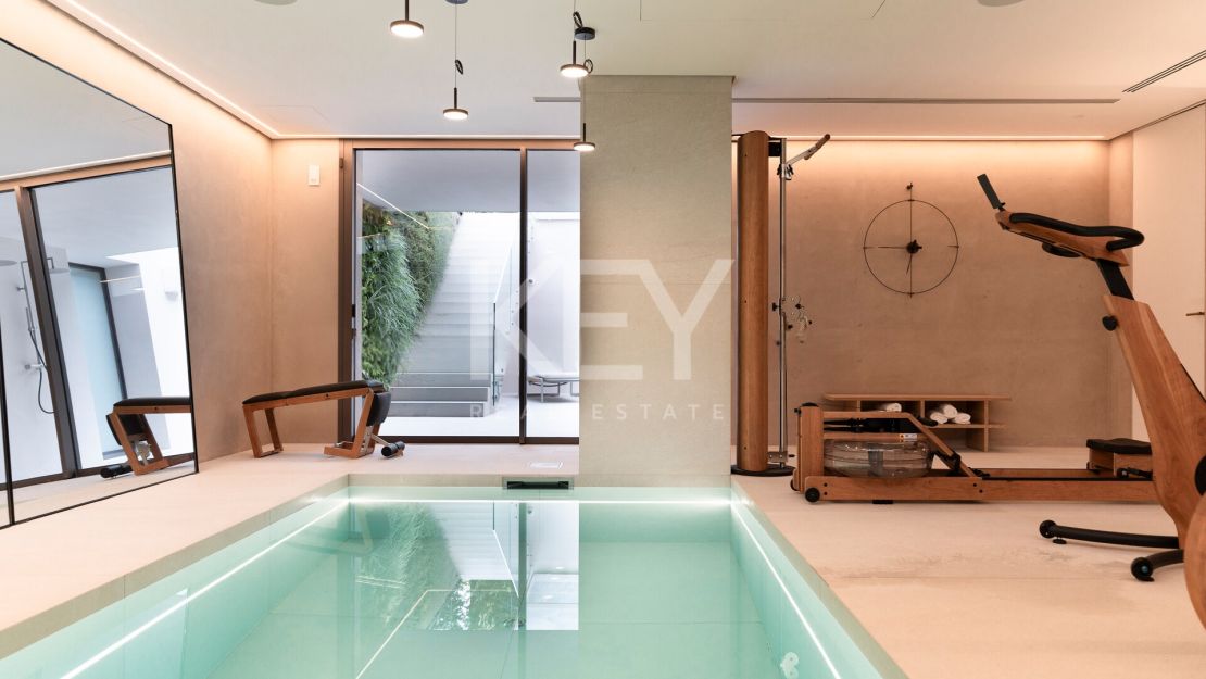 Contemporary sustainable villa with panoramic sea views in Cascada de Camoján, Marbella Golden Mile