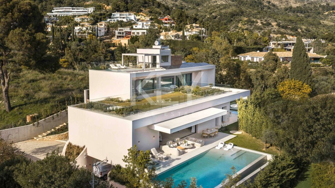 Contemporary sustainable villa with panoramic sea views in Cascada de Camoján, Marbella Golden Mile