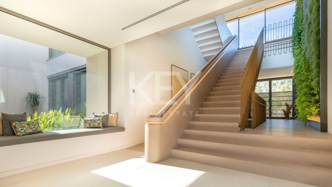 Contemporary sustainable villa with panoramic sea views in Cascada de Camoján, Marbella Golden Mile