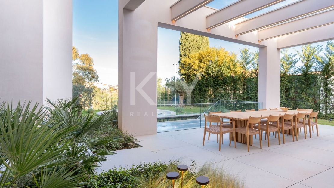 Contemporary sustainable villa with panoramic sea views in Cascada de Camoján, Marbella Golden Mile