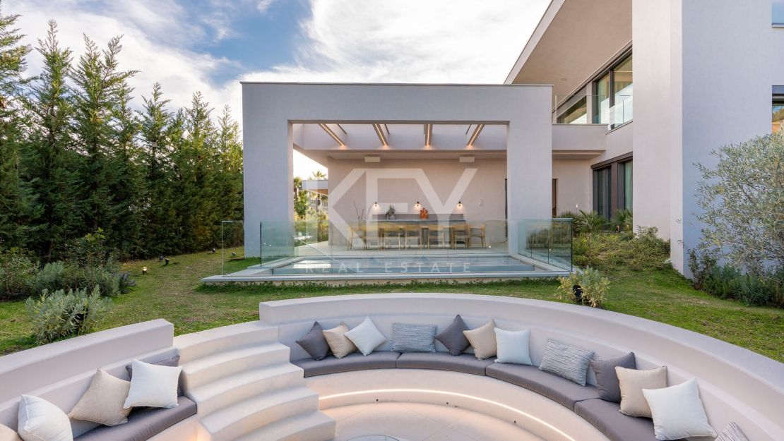 Contemporary sustainable villa with panoramic sea views in Cascada de Camoján, Marbella Golden Mile