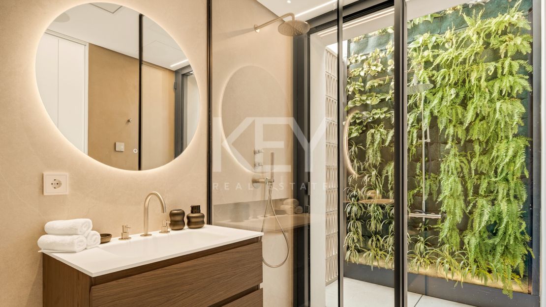 Contemporary sustainable villa with panoramic sea views in Cascada de Camoján, Marbella Golden Mile