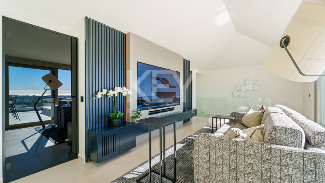 Luxury duplex penthouse with panoramic sea views in Nueva Andalucía, Marbella