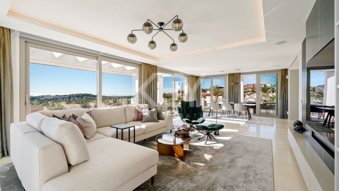 Luxury duplex penthouse with panoramic sea views in Nueva Andalucía, Marbella