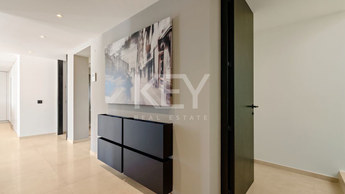 Luxury duplex penthouse with panoramic sea views in Nueva Andalucía, Marbella
