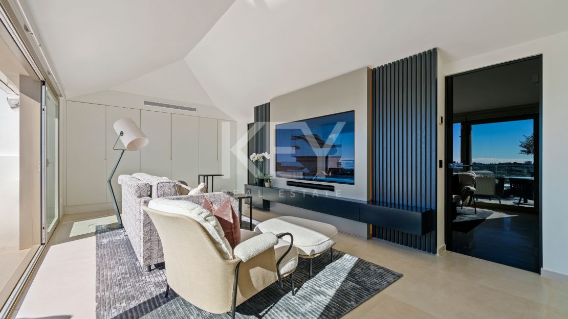 Luxury duplex penthouse with panoramic sea views in Nueva Andalucía, Marbella