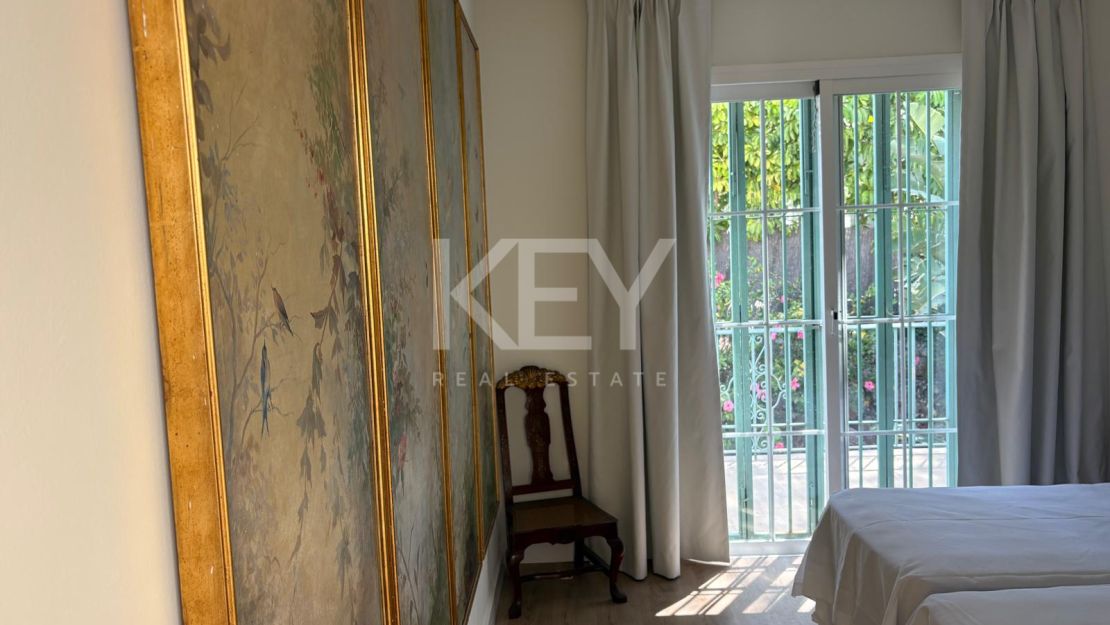 Elegant Townhouse for Sale close to golf, beaches and essential amenities in Guadalmina Alta, Marbella