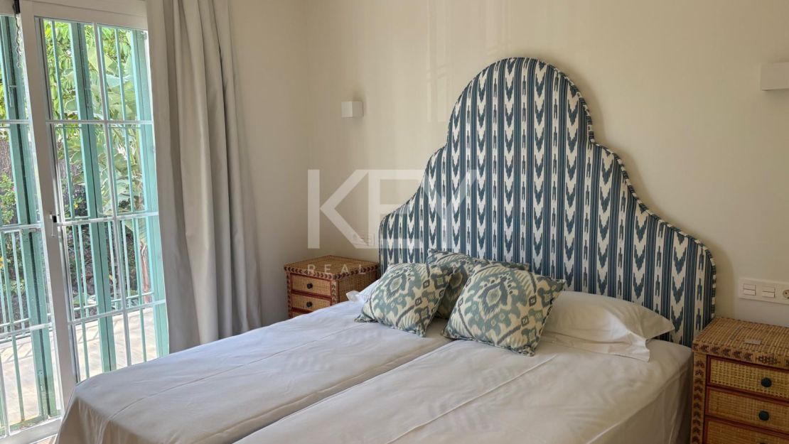 Elegant Townhouse for Sale close to golf, beaches and essential amenities in Guadalmina Alta, Marbella