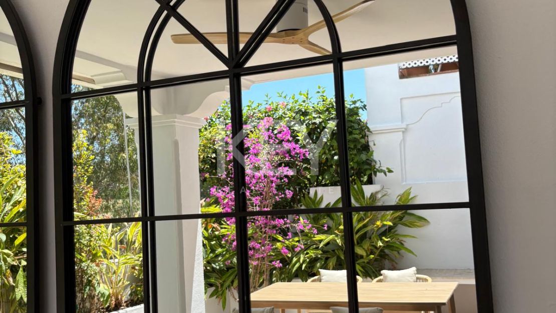 Elegant Townhouse for Sale close to golf, beaches and essential amenities in Guadalmina Alta, Marbella
