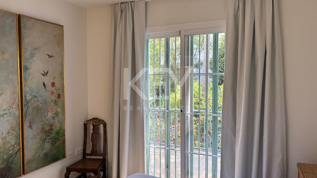 Elegant Townhouse for Sale close to golf, beaches and essential amenities in Guadalmina Alta, Marbella