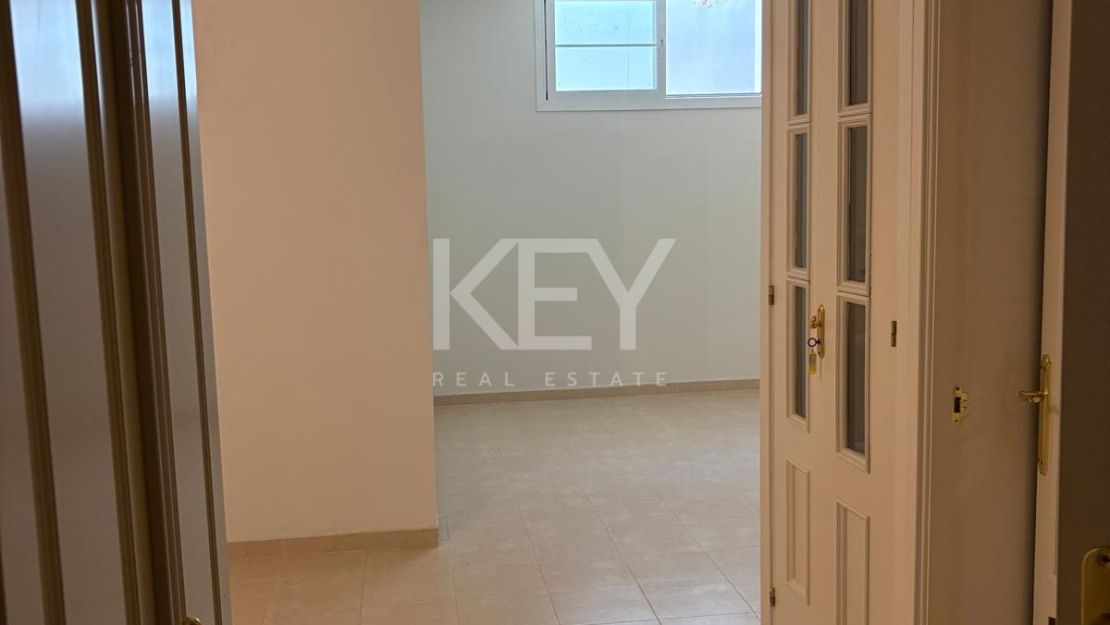 Elegant Townhouse for Sale close to golf, beaches and essential amenities in Guadalmina Alta, Marbella