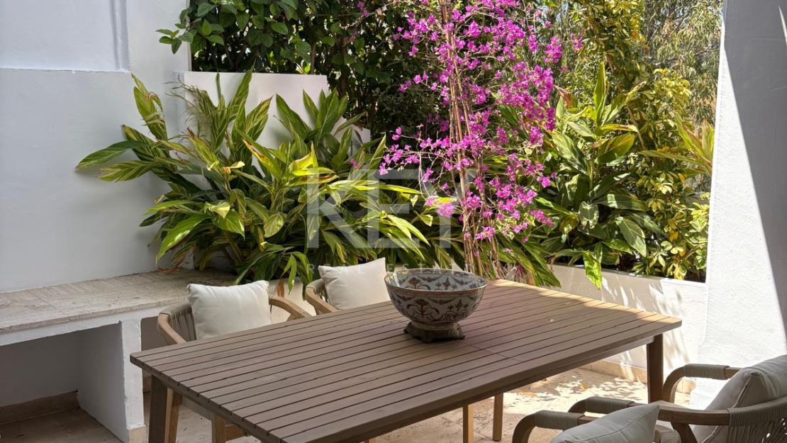 Elegant Townhouse for Sale close to golf, beaches and essential amenities in Guadalmina Alta, Marbella