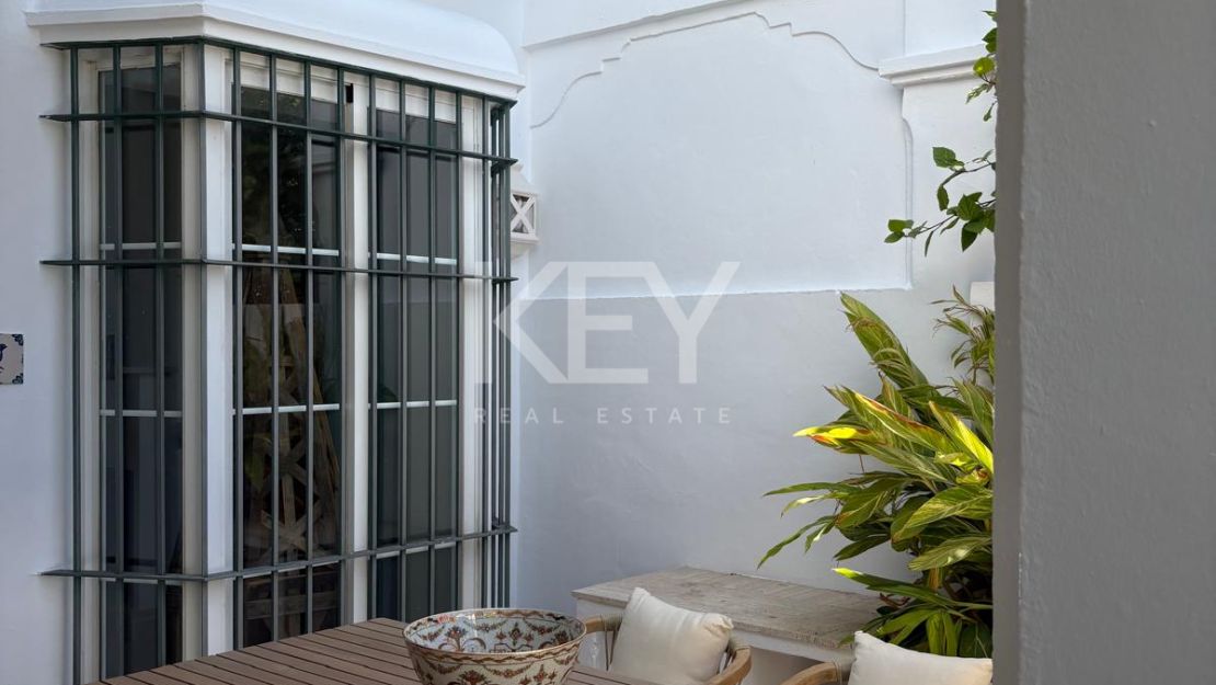 Elegant Townhouse for Sale close to golf, beaches and essential amenities in Guadalmina Alta, Marbella