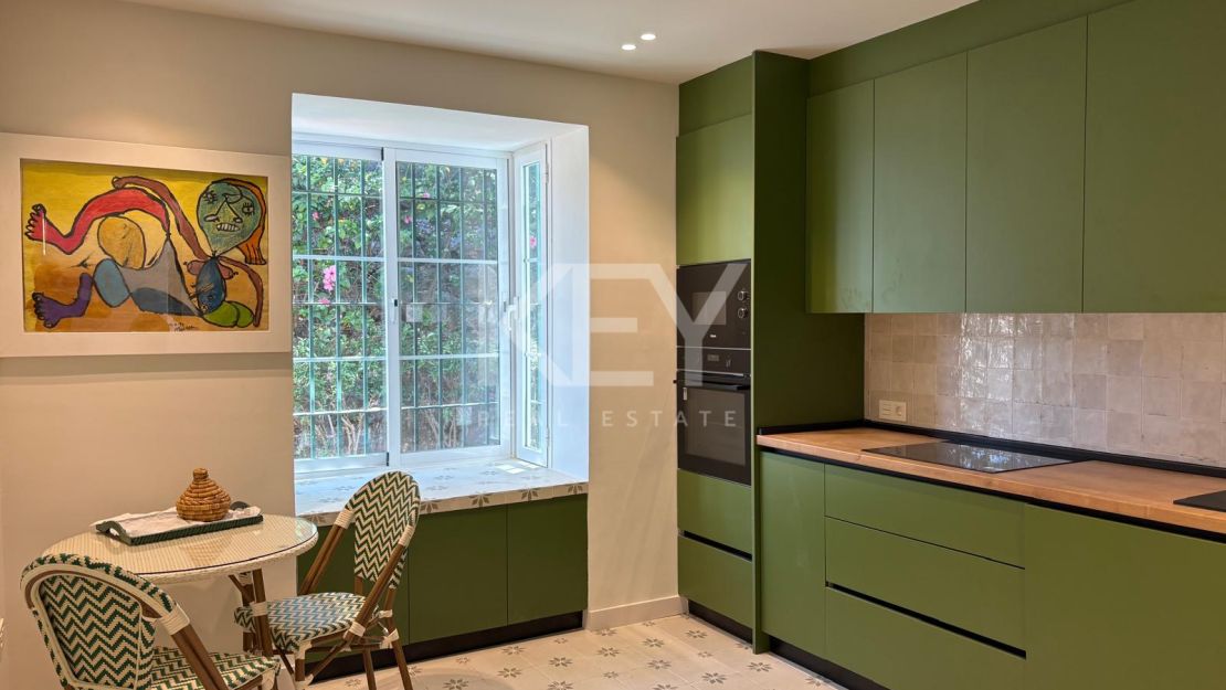 Elegant Townhouse for Sale close to golf, beaches and essential amenities in Guadalmina Alta, Marbella