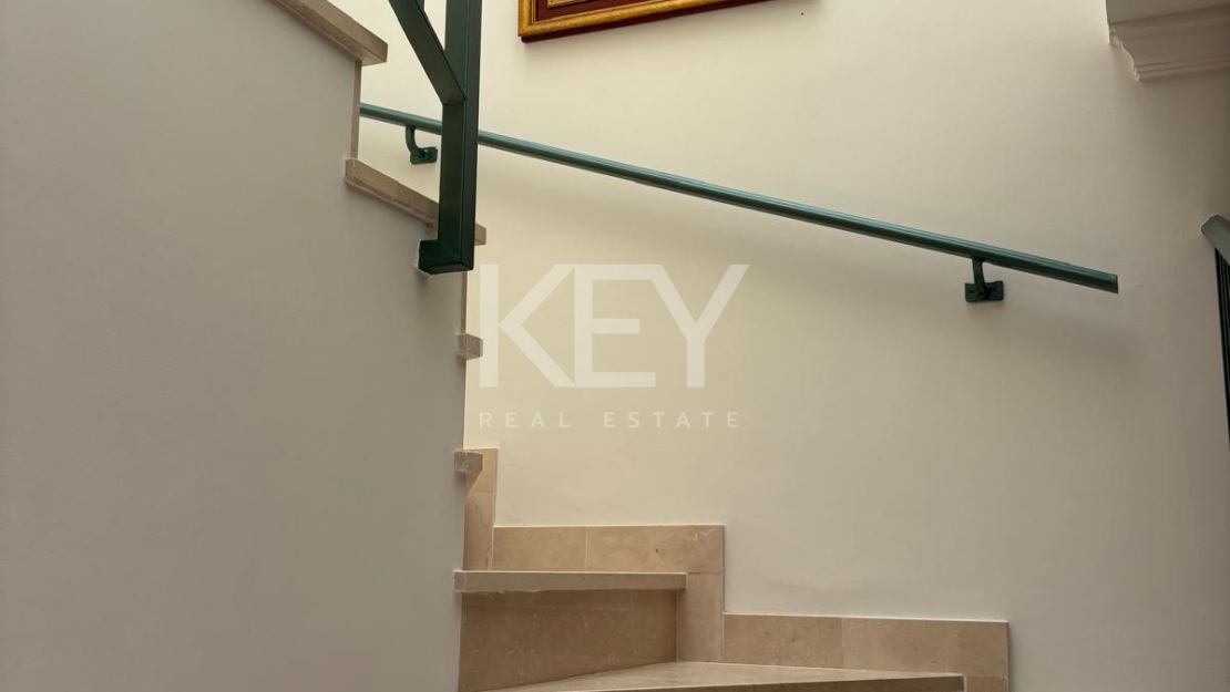 Elegant Townhouse for Sale close to golf, beaches and essential amenities in Guadalmina Alta, Marbella