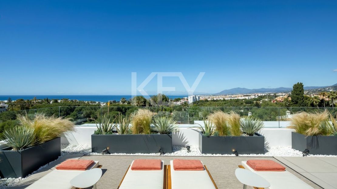 Luxury contemporary villa with sea views in Río Real, Marbella East
